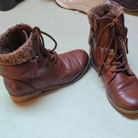 Mudd Shoes - Womens Mudd boots. Size 9.5